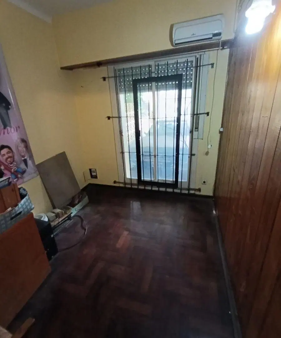 Chalet 4 dormitorios lote de 7x30 mts. 3