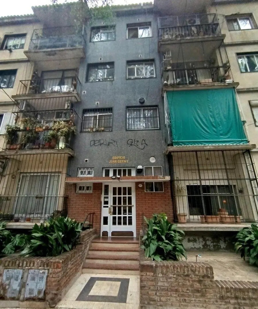 Departamento 3 ambientes piso bajo Ciudad Jardin 1