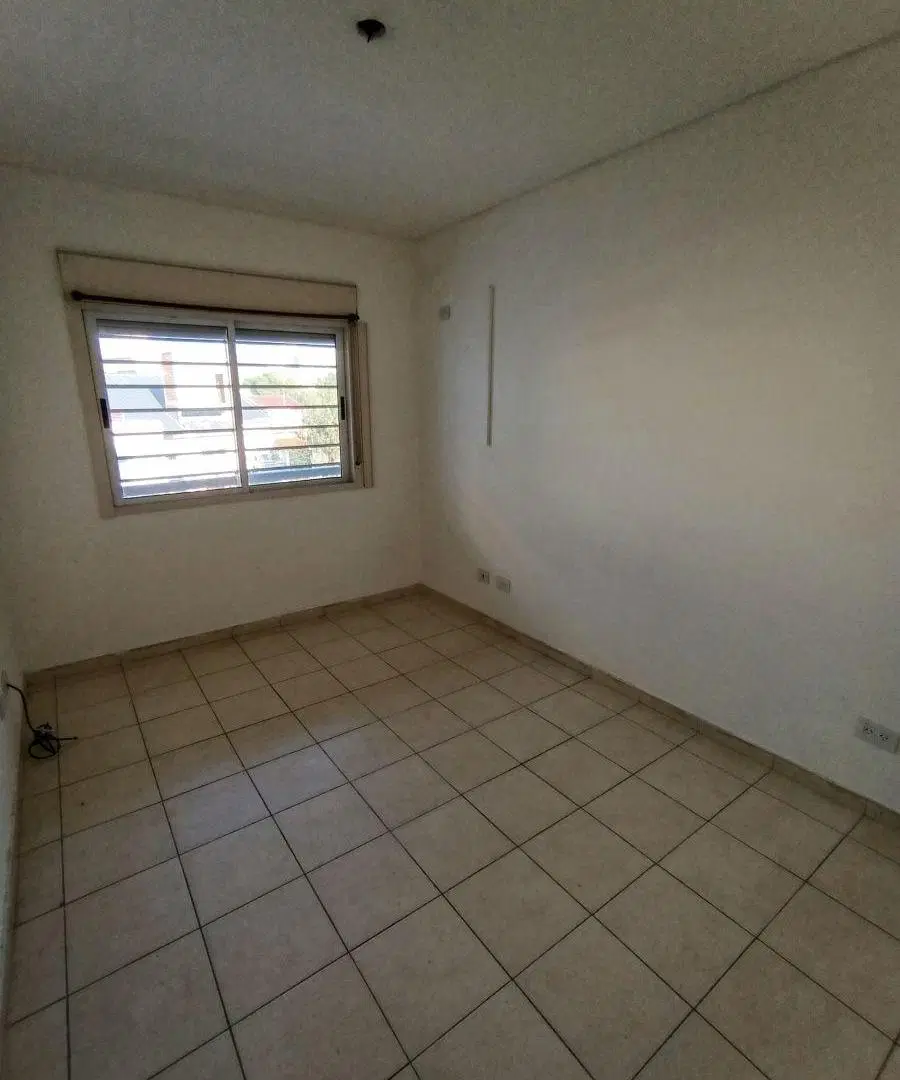 Alquiler 3 ambientes con cochera Villa Bosch 8