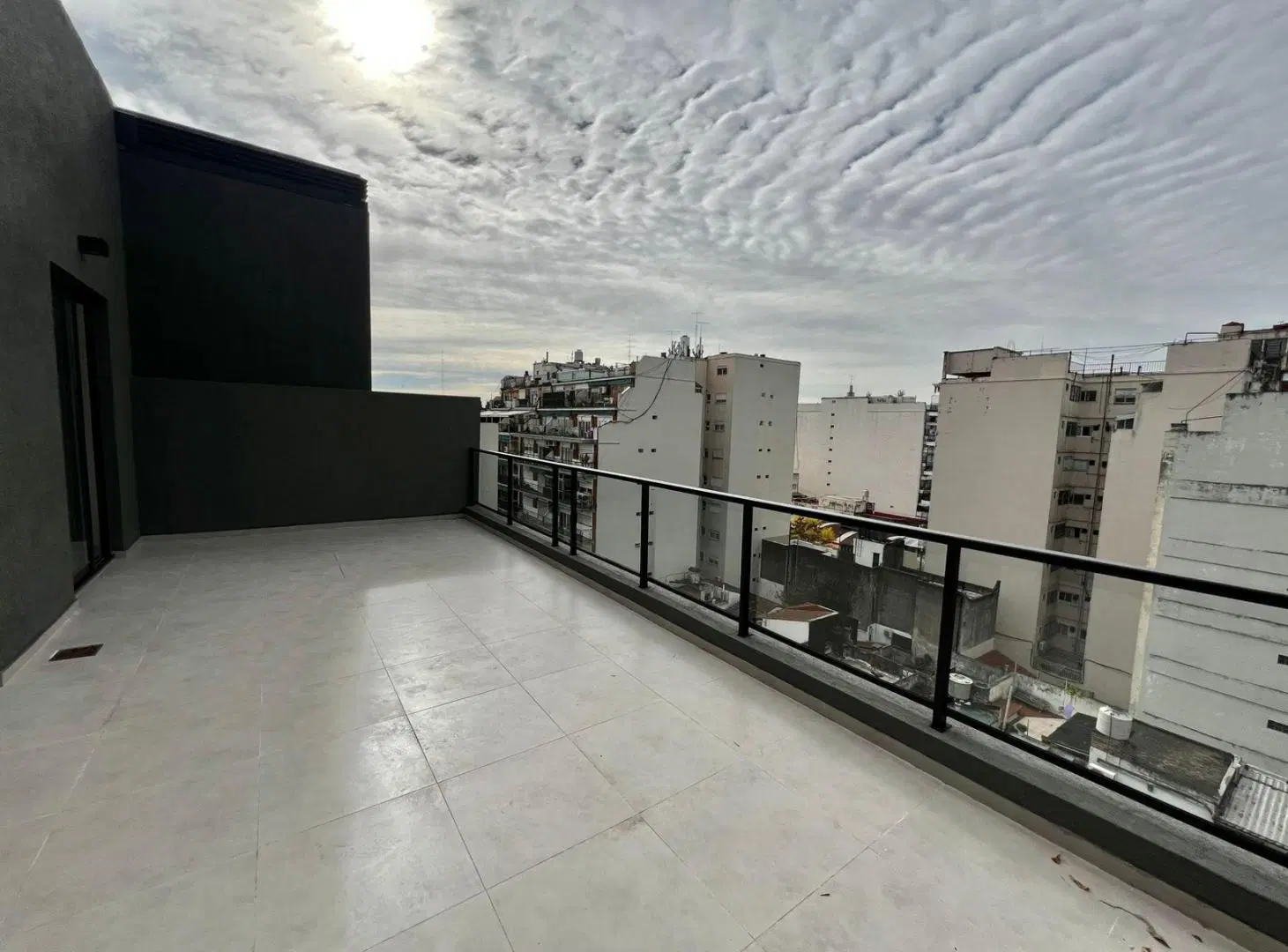 Monoambiente a estrenar + SUM, terraza y parrilla – Villa del Parque 5