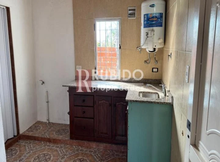 Departamento en Luis Guillon 2
