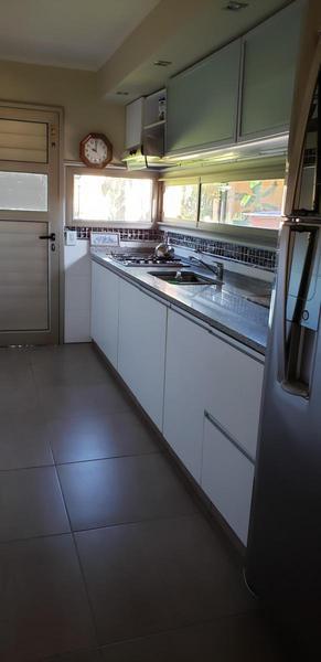 Casa 3 Dorm.. Carriego Al 500. Pueblo Esther 2