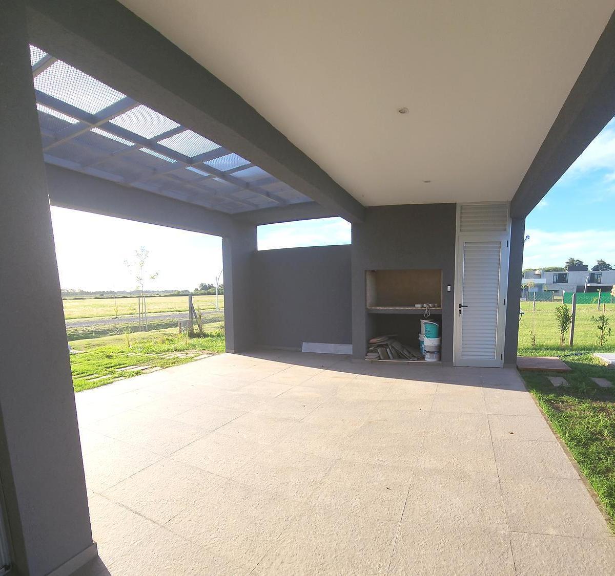Casa 3 Dorm. en 1 Planta con Pileta. Brisanova 5