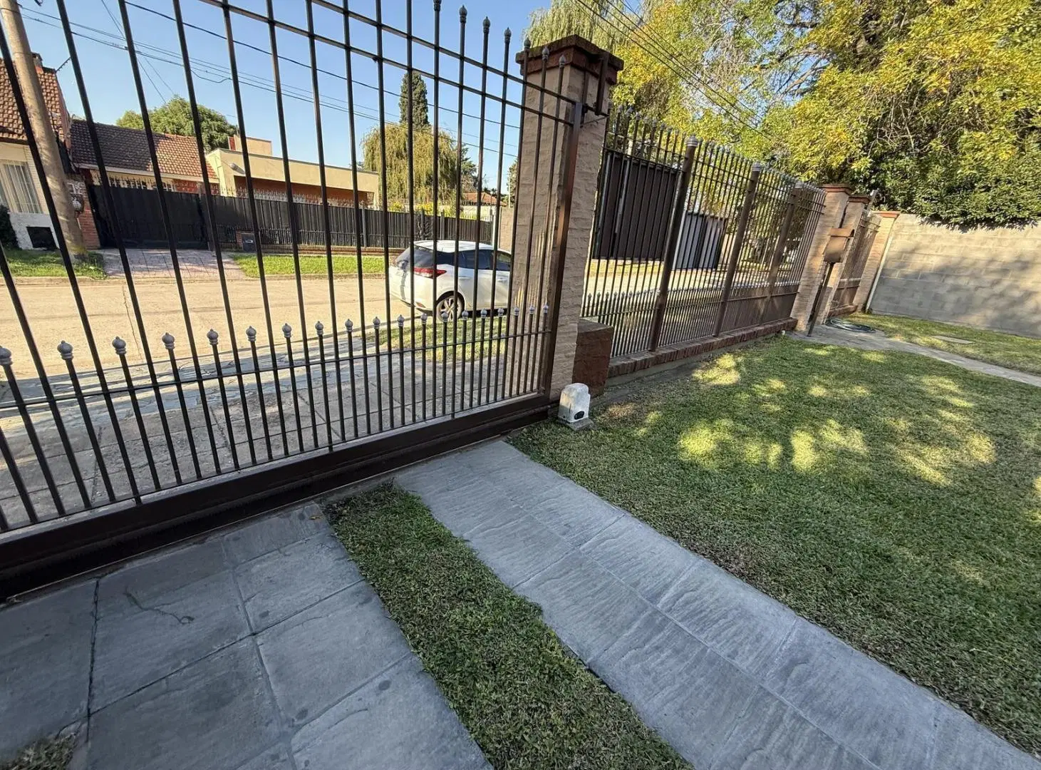 Casa en venta Burzaco 4 ambientes-APTO CREDITO- GRAN JARDIN 5