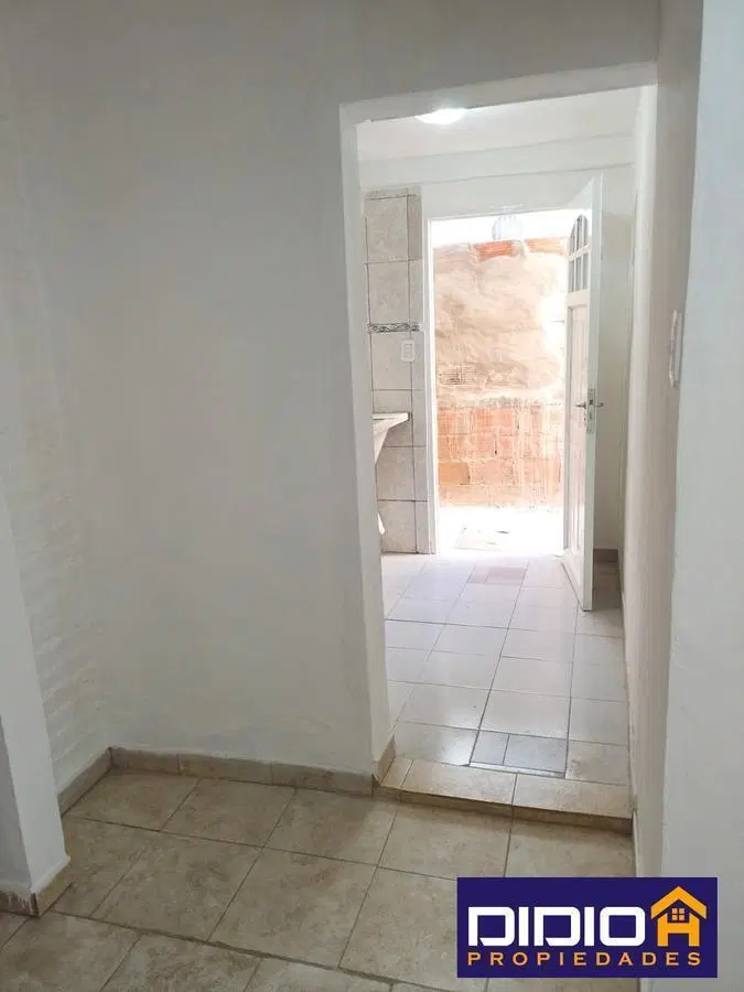 Departamento de 2 ambientes en  alquiler Burzaco, para persona sola o pareja 5