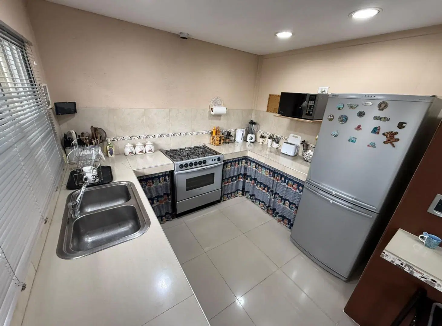 Local y departamento en venta Calzada 4