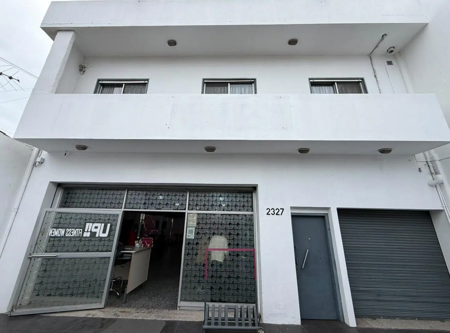 Local y departamento en venta Calzada 5