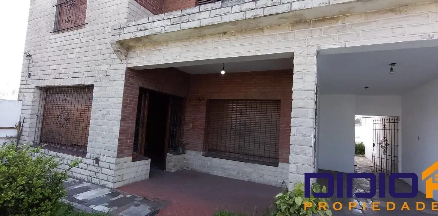 Casa en Adrogue, 5 dormitorios en alquiler 4