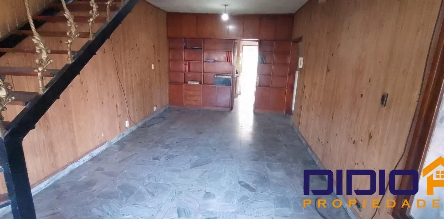 Casa en Adrogue, 5 dormitorios en alquiler 2