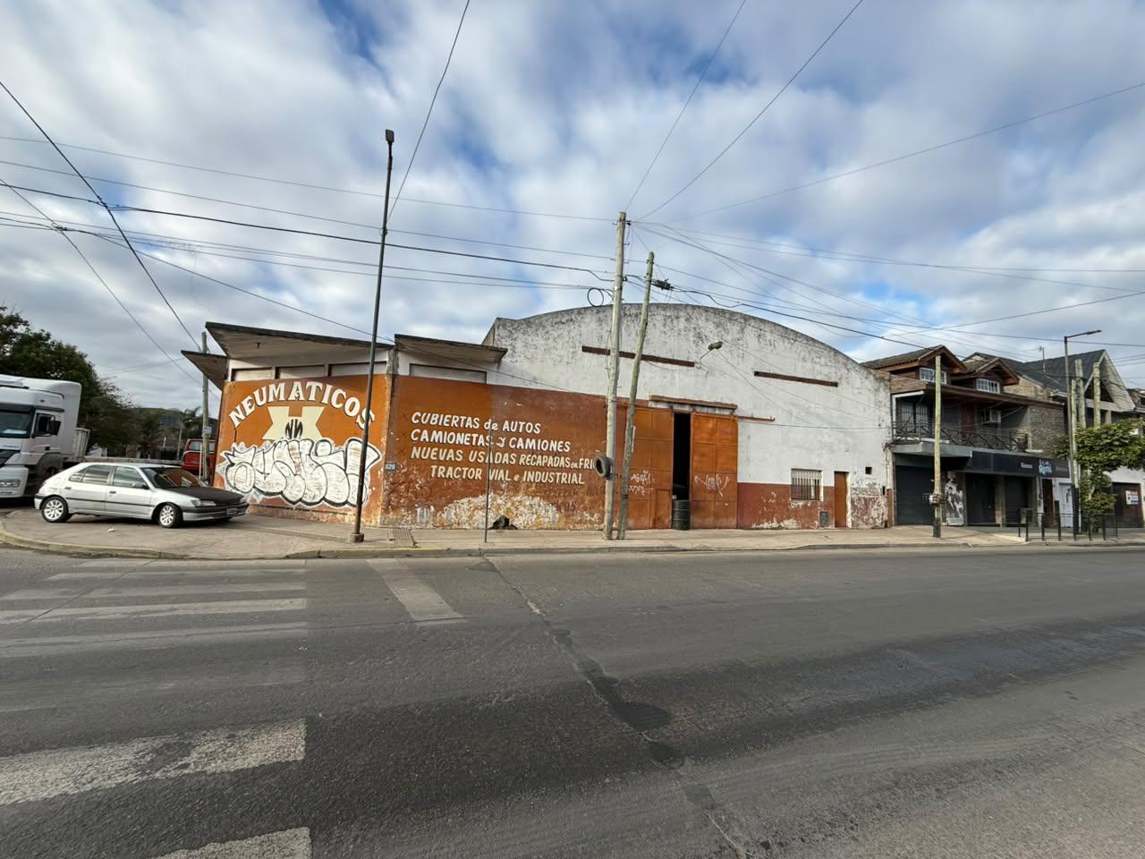 Galpón en venta techo parabólico QUILMES OESTE