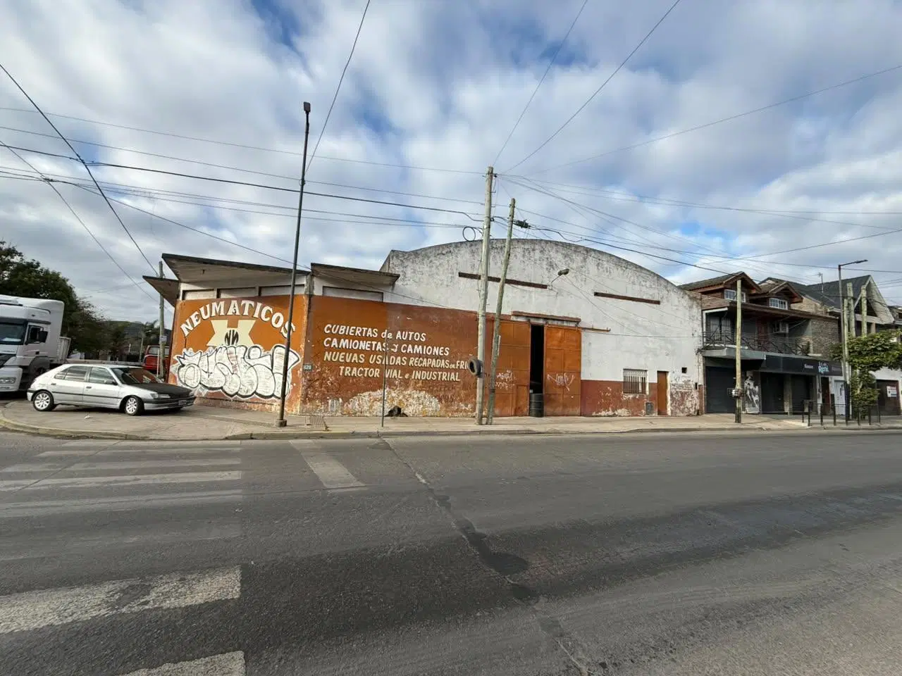 Galpón en venta techo parabólico QUILMES OESTE 3