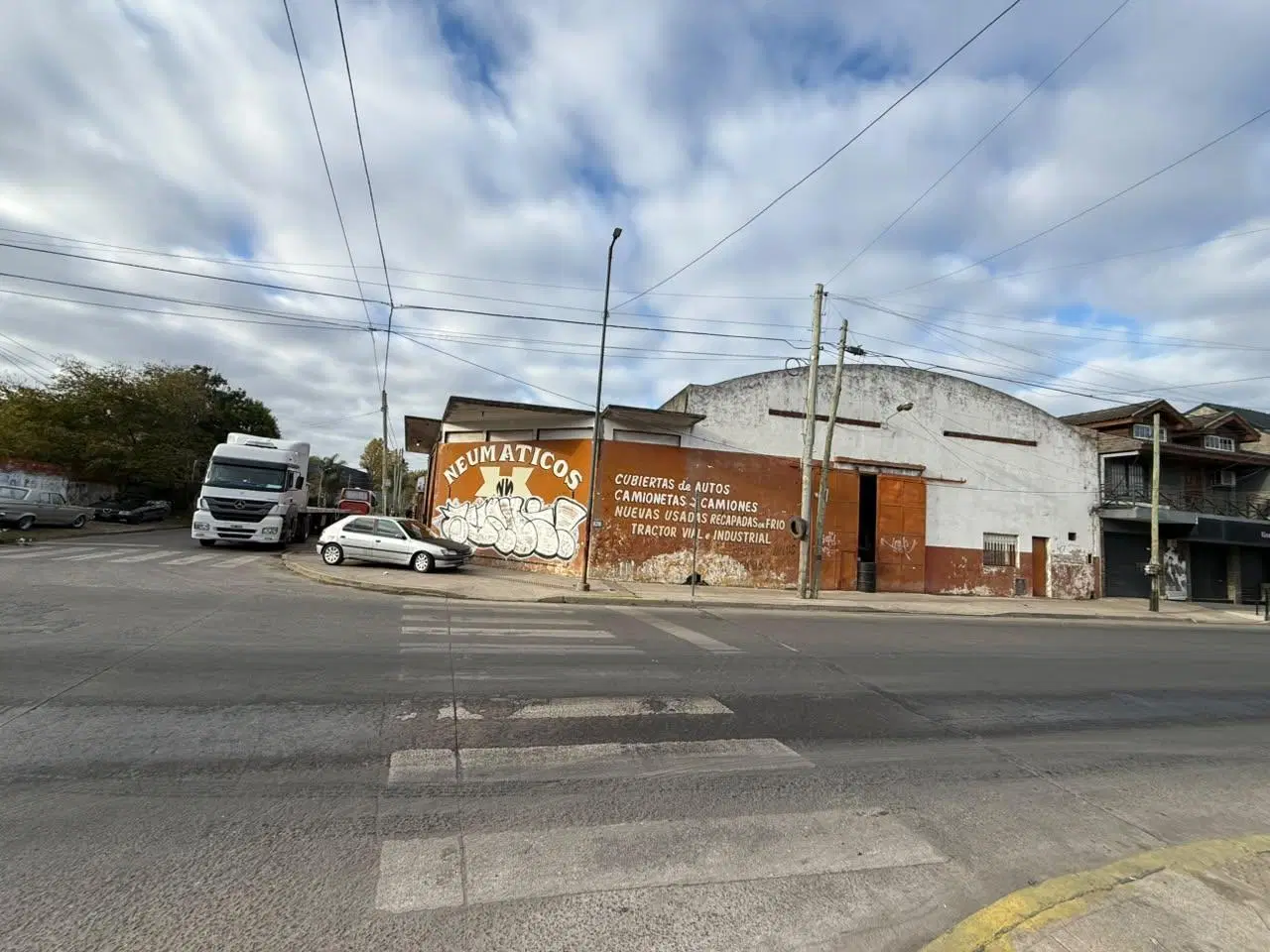 Galpón en venta techo parabólico QUILMES OESTE 5