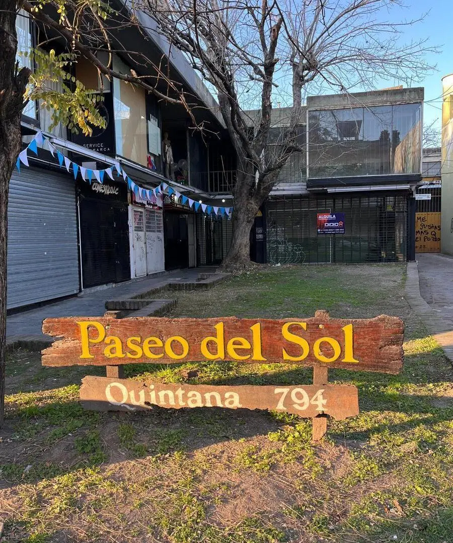 Local en alquiler galería Paseo del Sol Burzaco 1