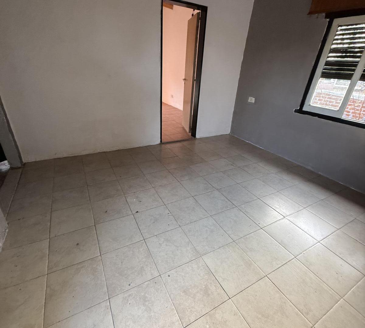 Foto de Departamento en alquiler Lomas de Zamora 3 ambientes con cochera, imagen 2