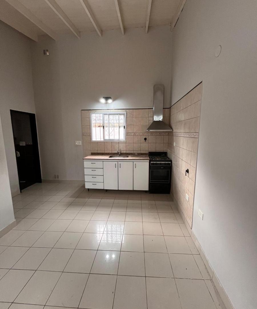 Foto de Casa en alquiler dos ambientes Burzaco, imagen 2