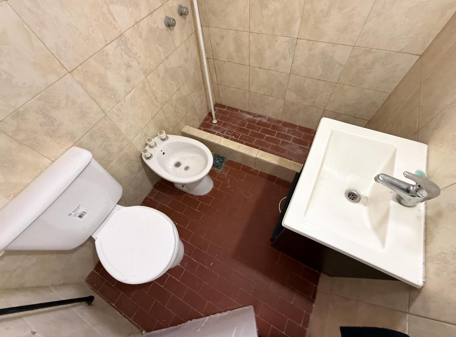 Foto de Casa en venta Burzaco 3 ambientes APTA CREDITO, imagen 2