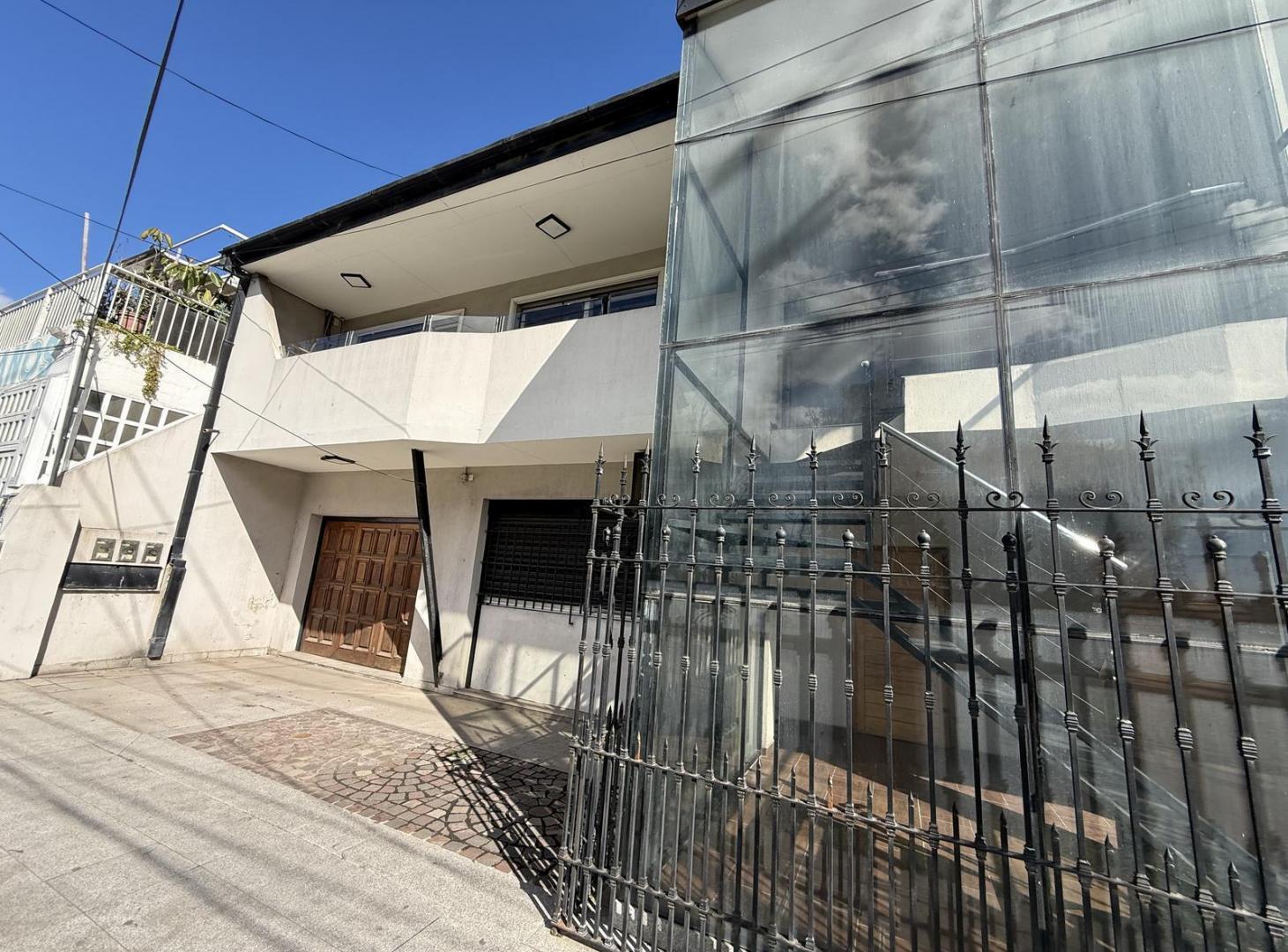 Foto de Complejo de departamentos en venta Longchamps, imagen 3