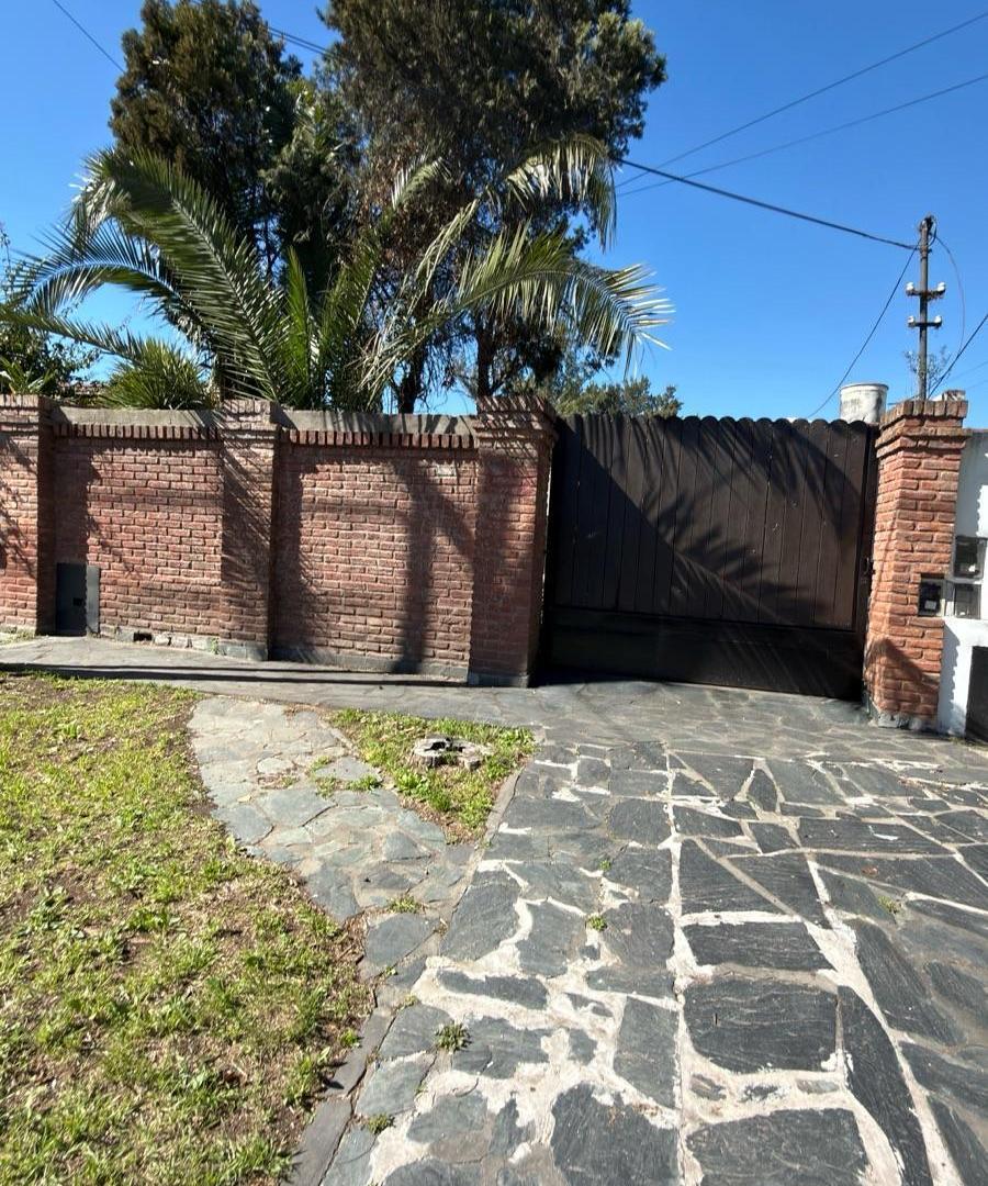 Foto de Casa en venta Burzaco apta crédito, imagen 1