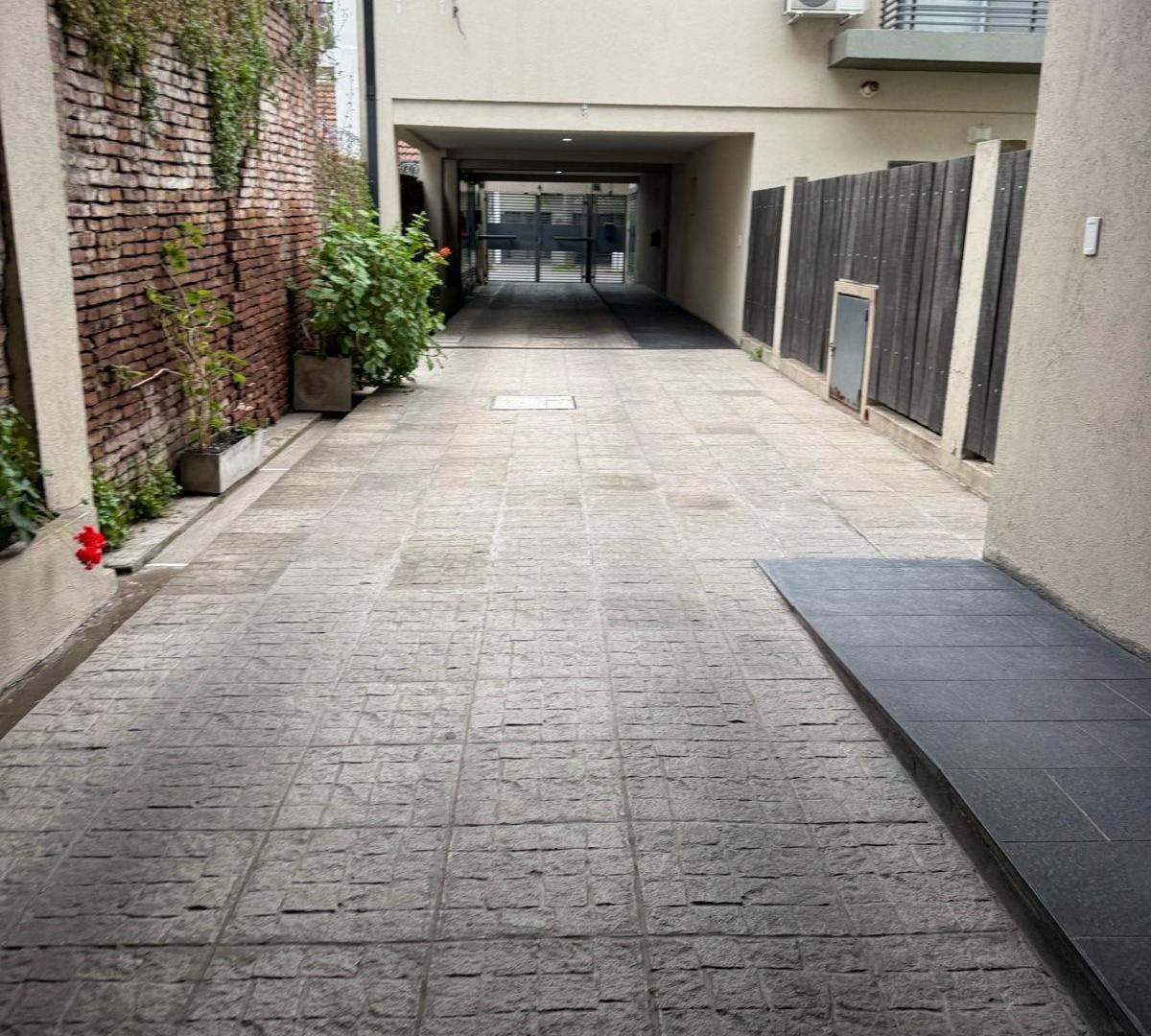 Foto de Departamento de 2 ambientes en alquiler Adrogué, imagen 1