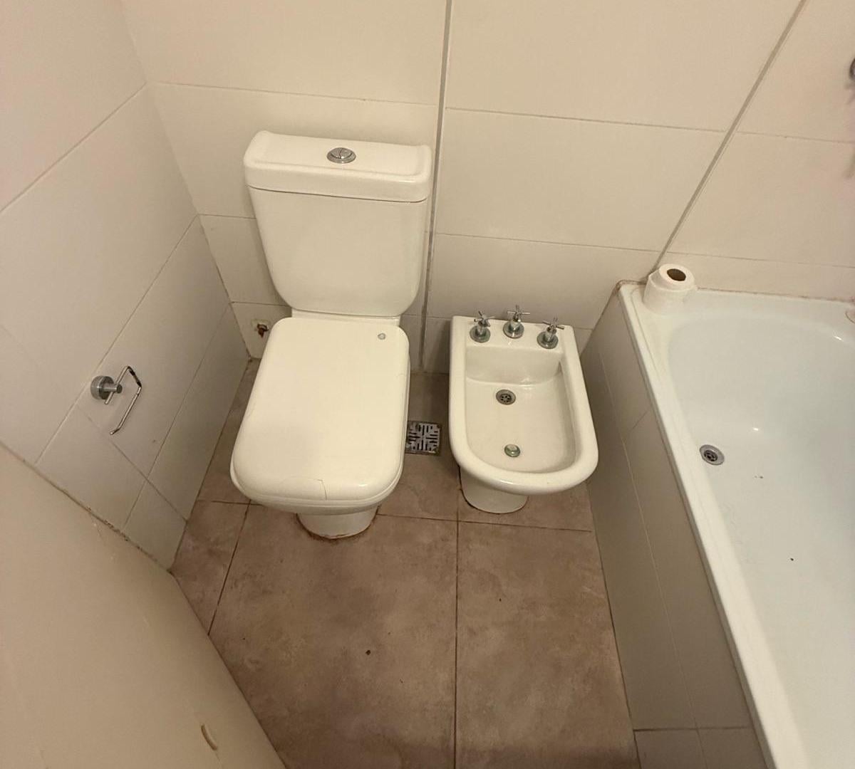 Foto de Departamento de 2 ambientes en alquiler Adrogué, imagen 5