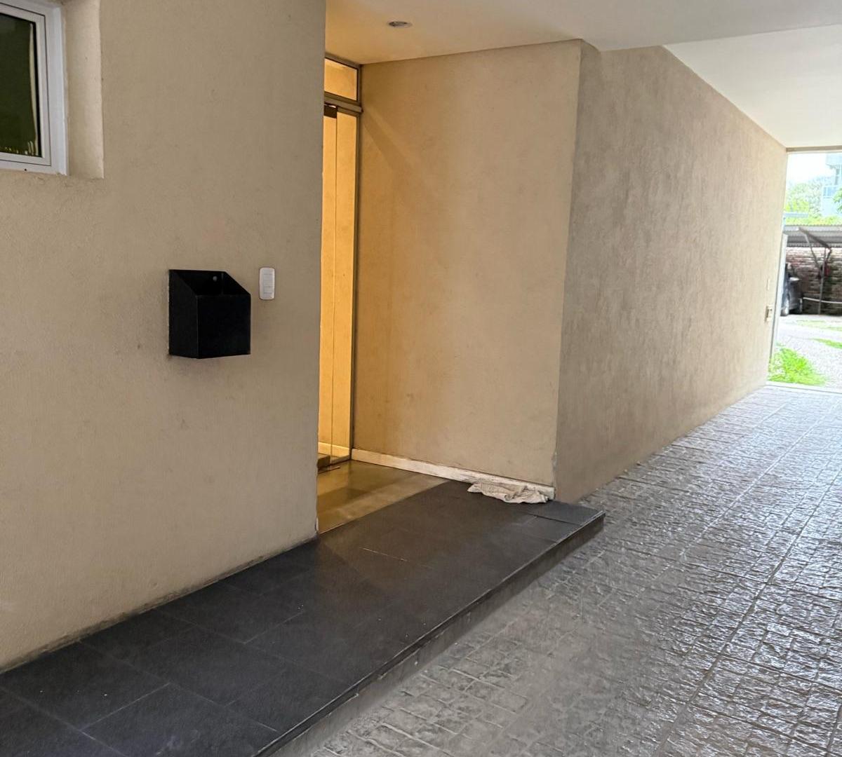 Foto de Departamento de 2 ambientes en alquiler Adrogué, imagen 2
