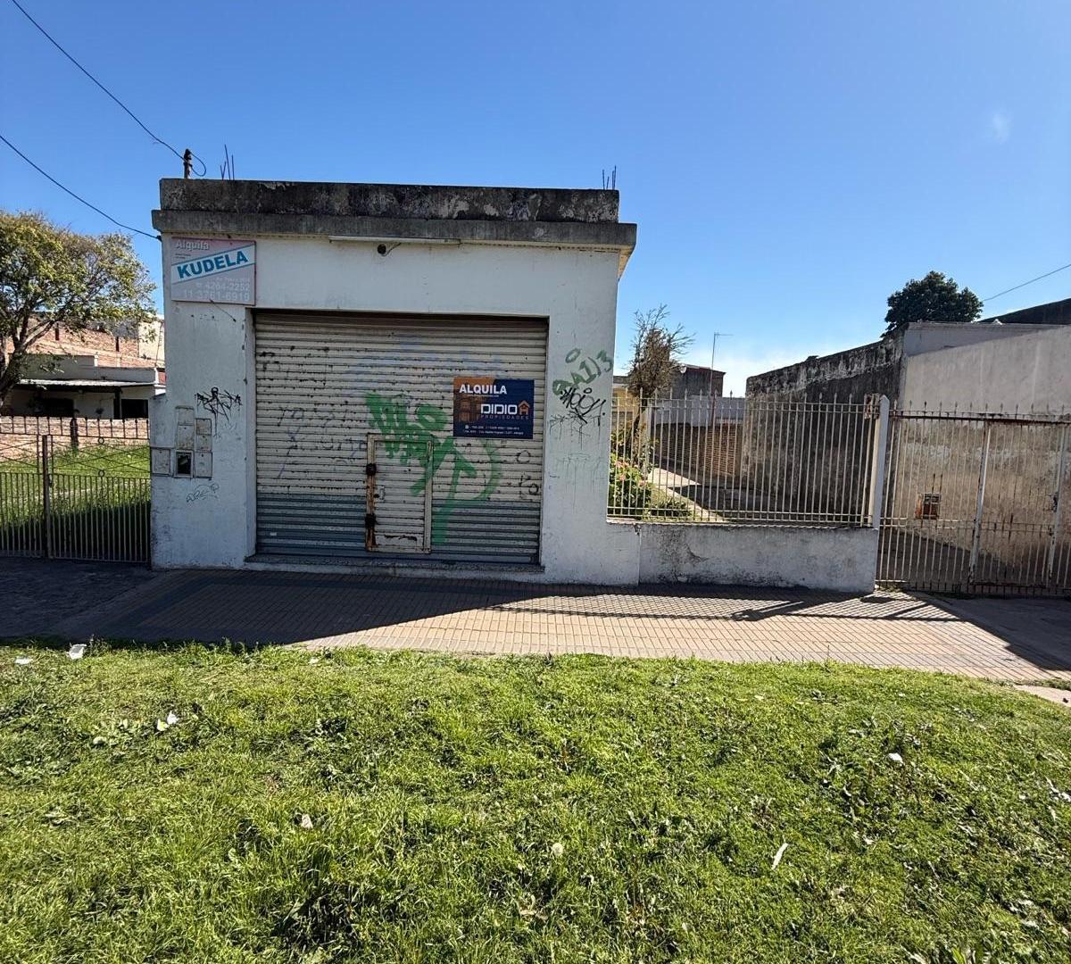 Foto de Local en alquiler en Av Donato Álvarez- Almirante Brown, imagen 2
