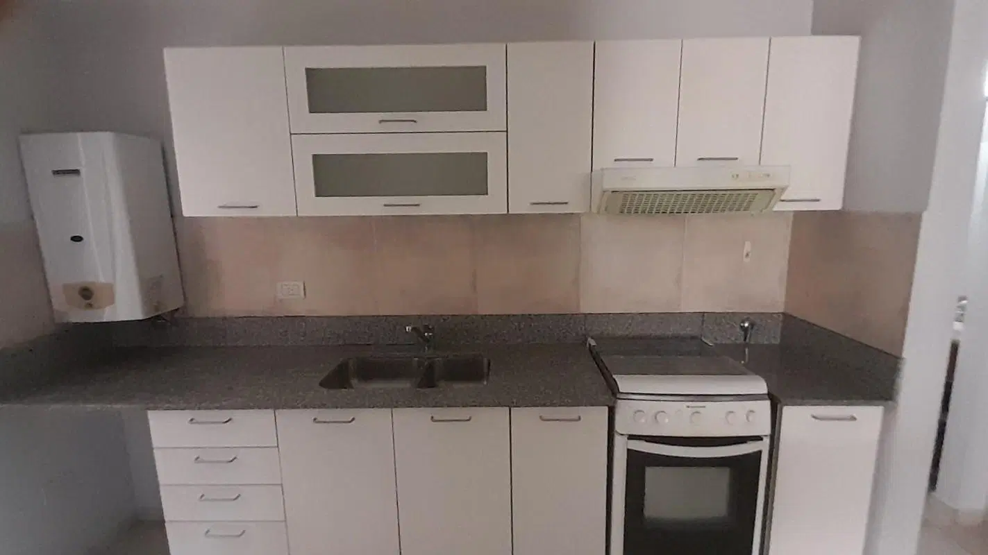 CENTRO - ALQUILER - 1 dor, 4° piso. MUY LINDO! 5