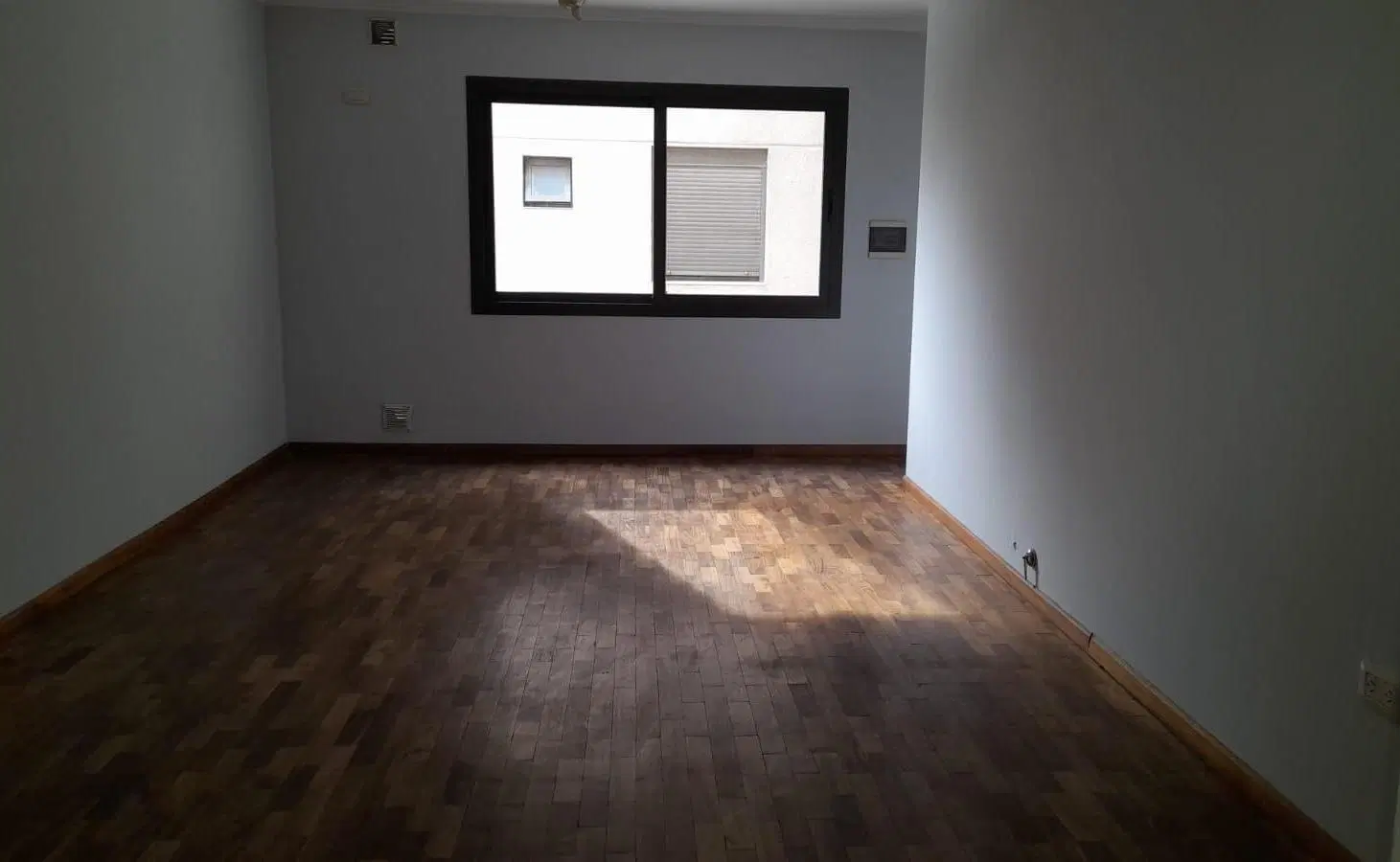 CENTRO - ALQUILER - 1 dor, 4° piso. MUY LINDO! 2