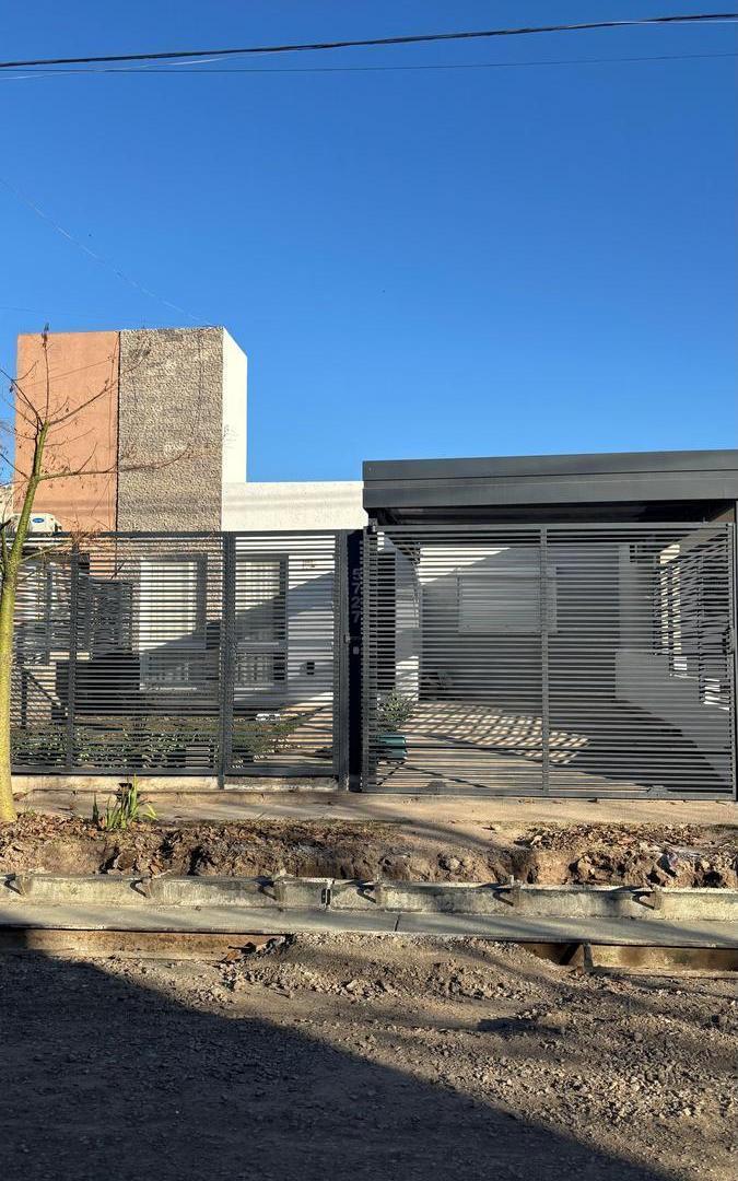 Foto de CARRARA DE HORIZONTE SUR - VENTA - CASA 2Dor, patio y coch. HERMOSA!, imagen 2