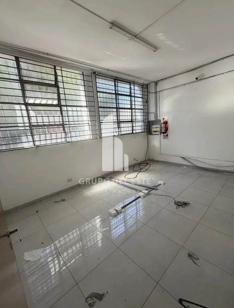 Depósito en Villa Gral. Mitre 5