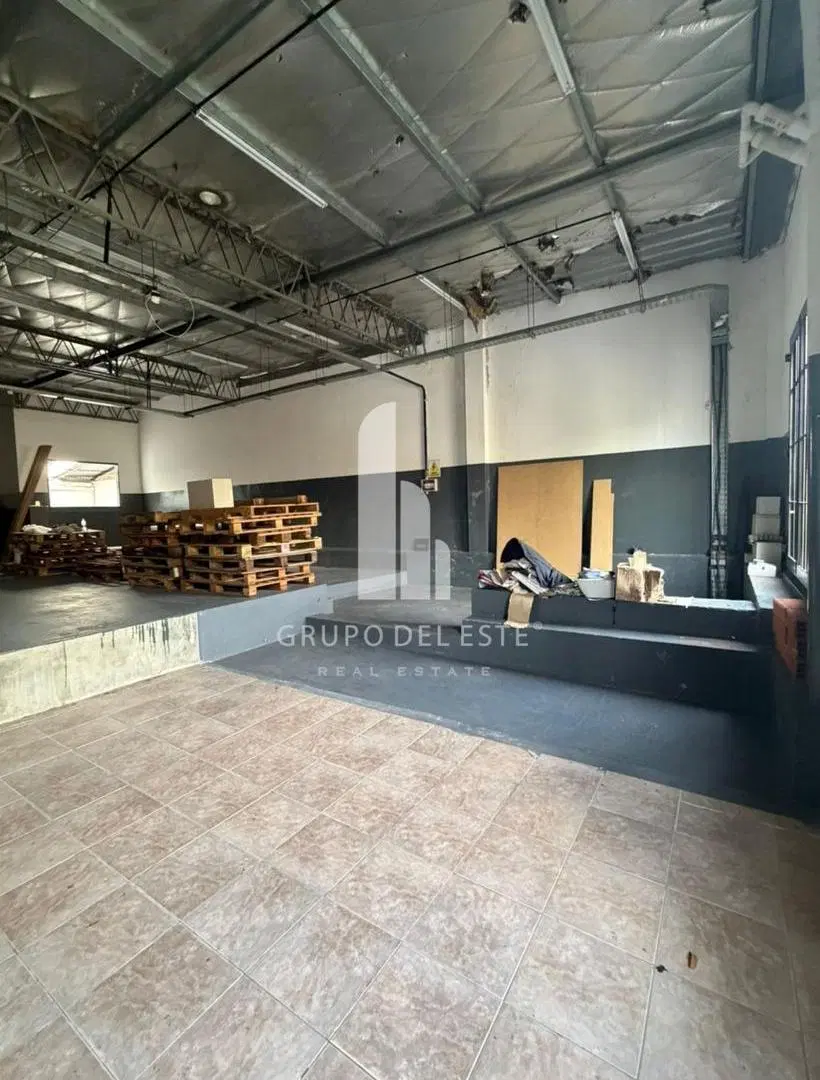 Depósito en Villa Gral. Mitre 5