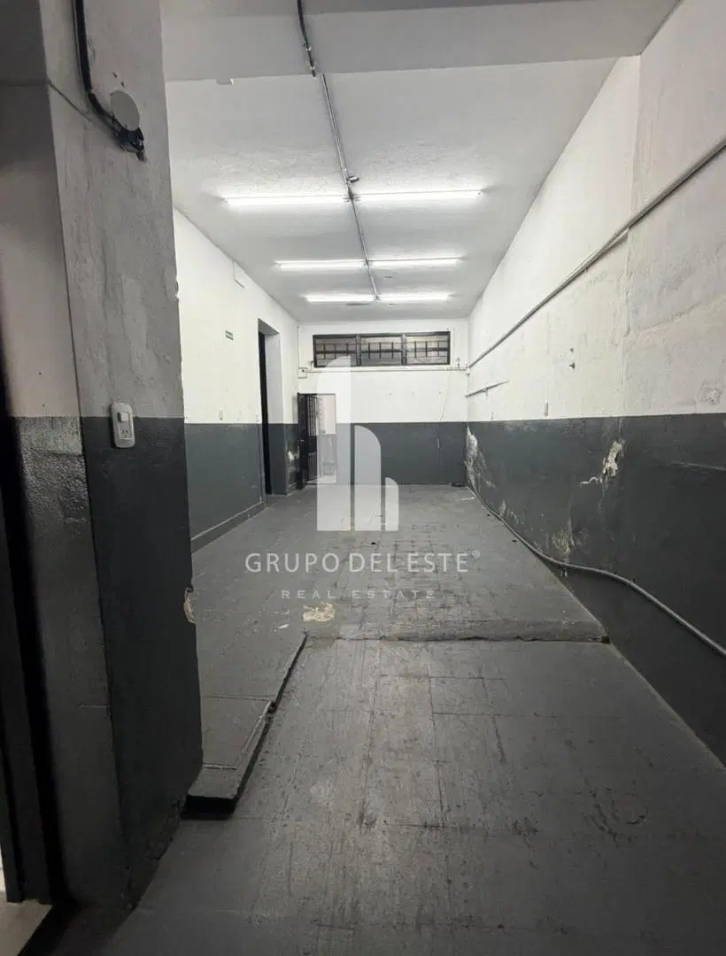 Depósito en Villa Gral. Mitre 8