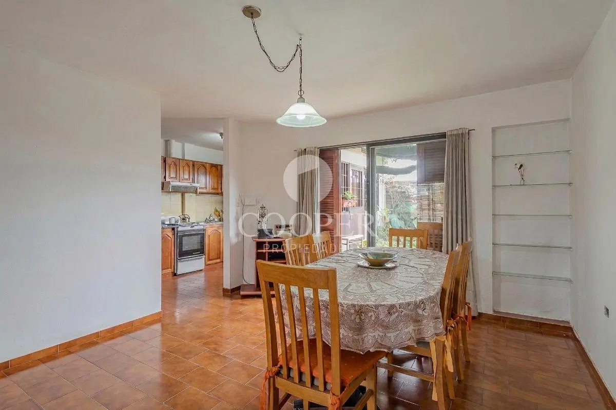 Casa + Depósito en venta con 3 dormitorios en Altos de General Paz 5