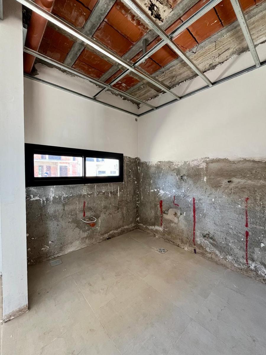 Dúplex en Venta de 2 Dorm., Housing Cerrado Frente a Claros del Bosque 5