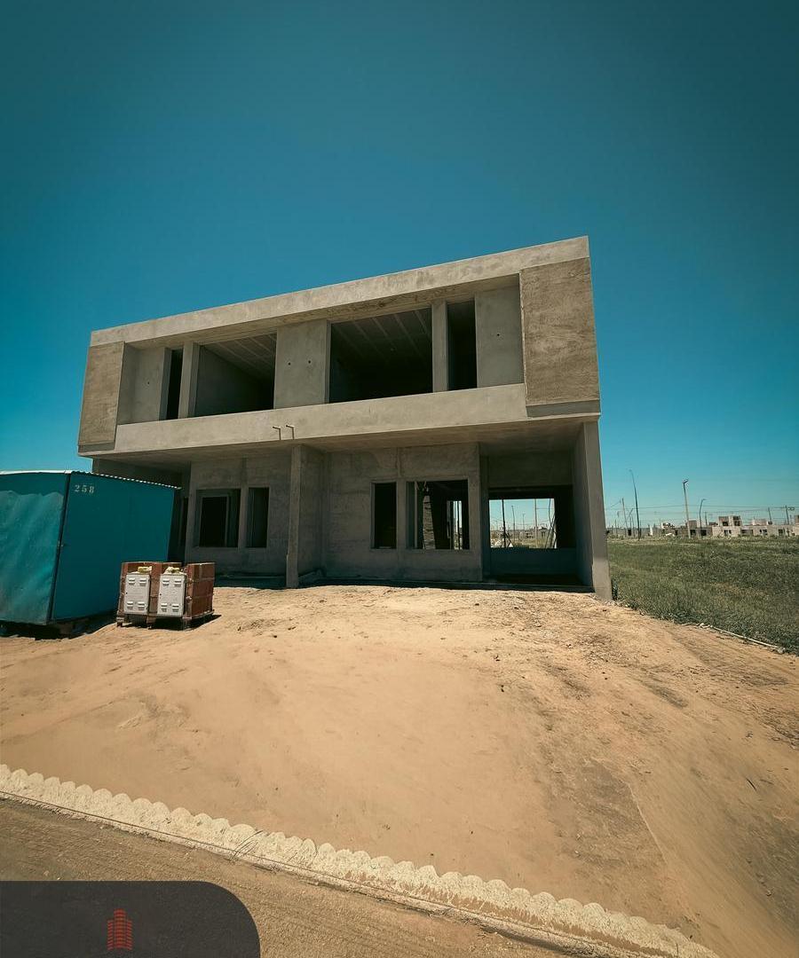 Duplex en Venta de 3 Dormitorios - Campos de Manantiales
