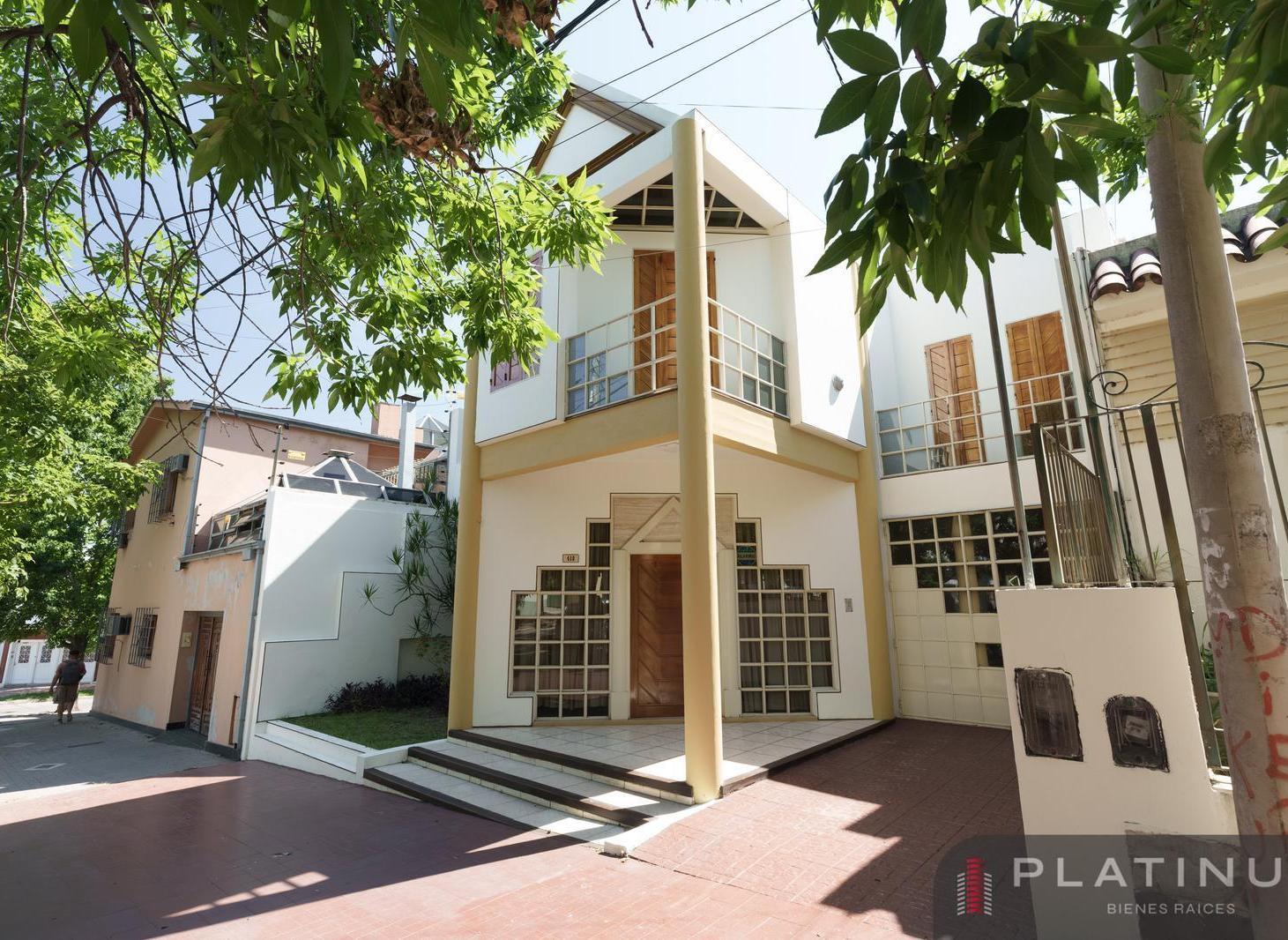 Casa en Venta de 5 Dormitorios Con Cochera, Apto Crédito - General Paz