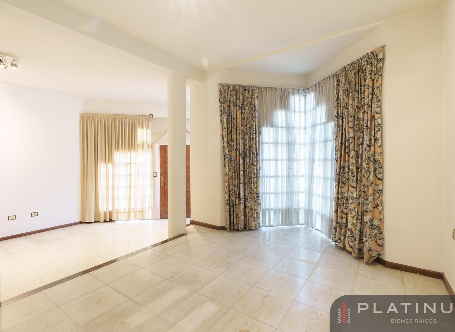 Foto de Casa en Venta de 5 Dormitorios Con Cochera, Apto Crédito - General Paz, imagen 2