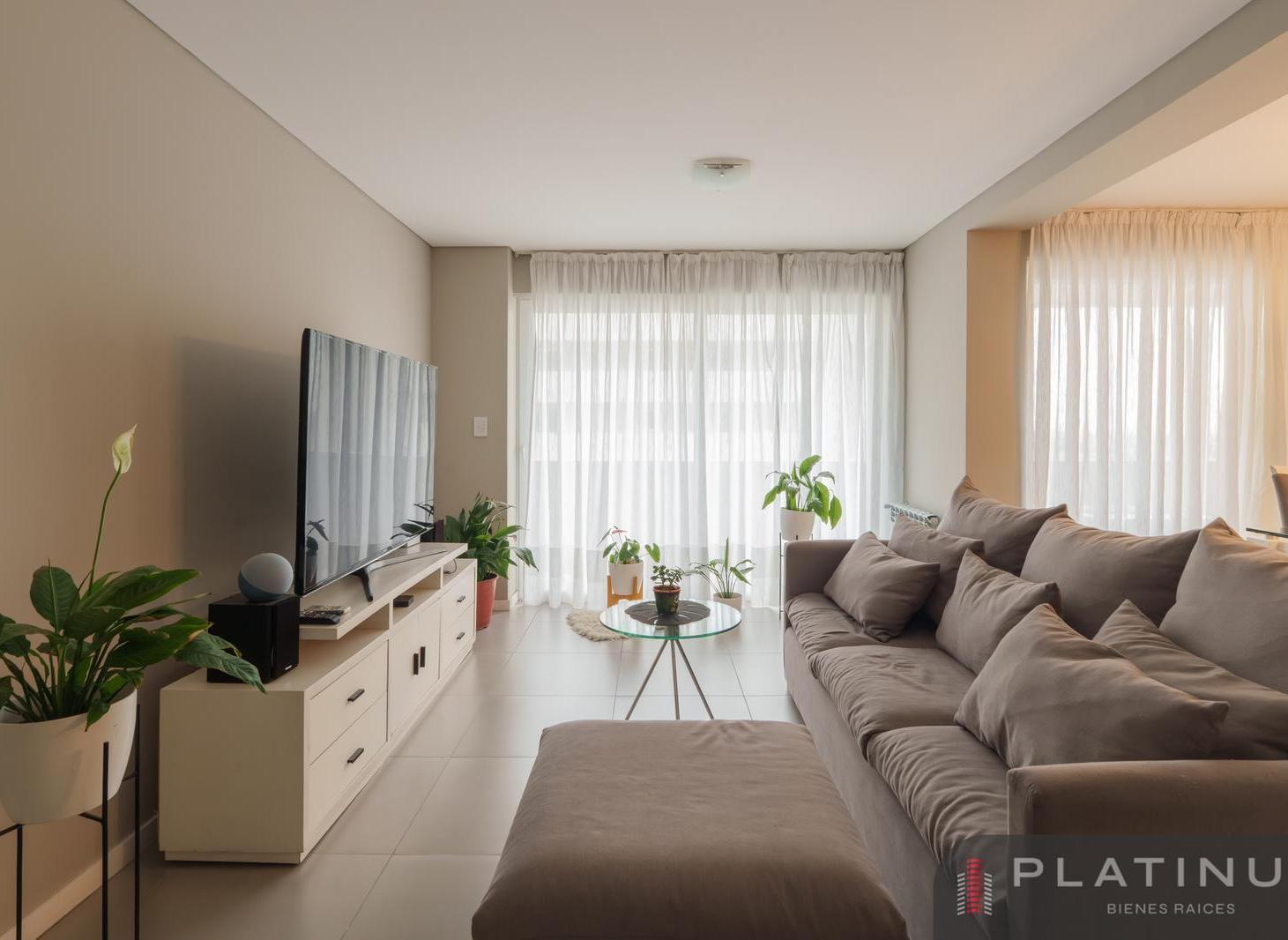 Departamento en Venta de 3 Dormitorios, 165 m2, con Cochera y Baulera - Cardinales GNI, Cofico