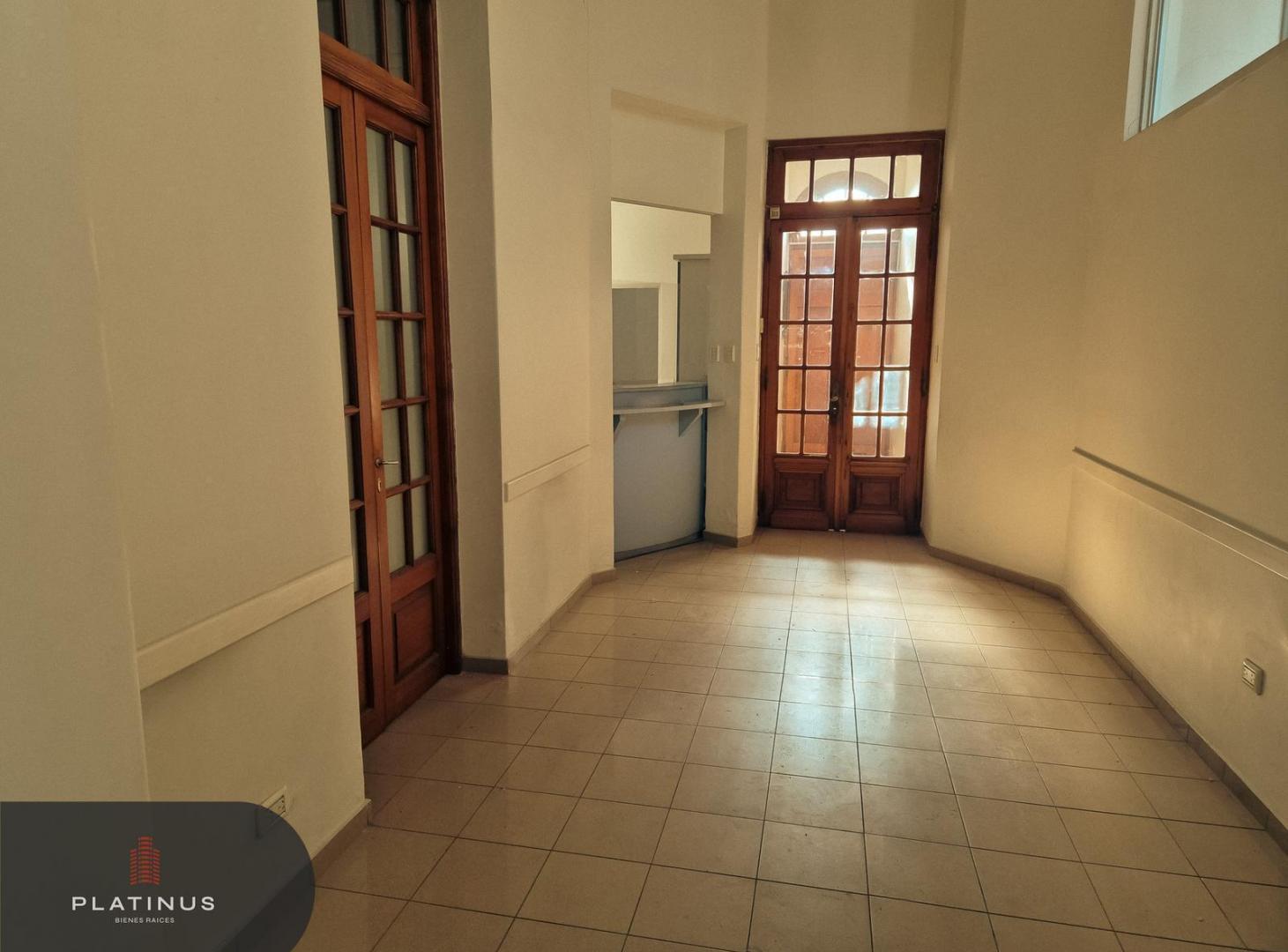 Foto de Casa en Venta, Apta para Local Comercial y Desarrollo de 276 m2, imagen 4