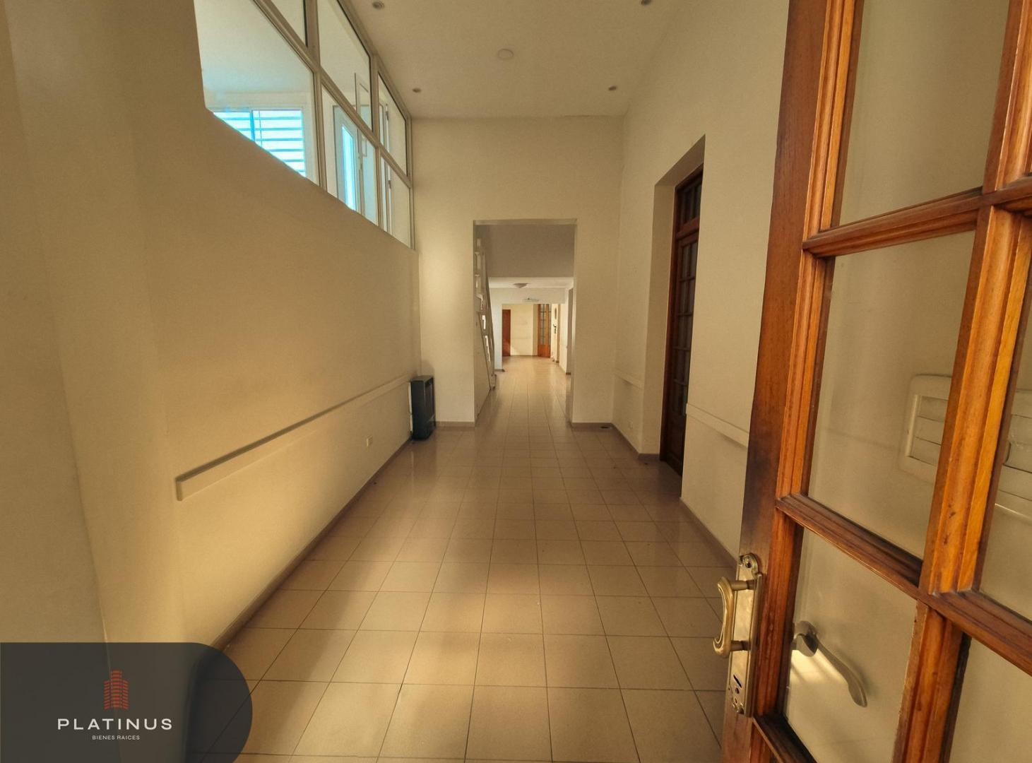 Foto de Casa en Venta, Apta para Local Comercial y Desarrollo de 276 m2, imagen 3