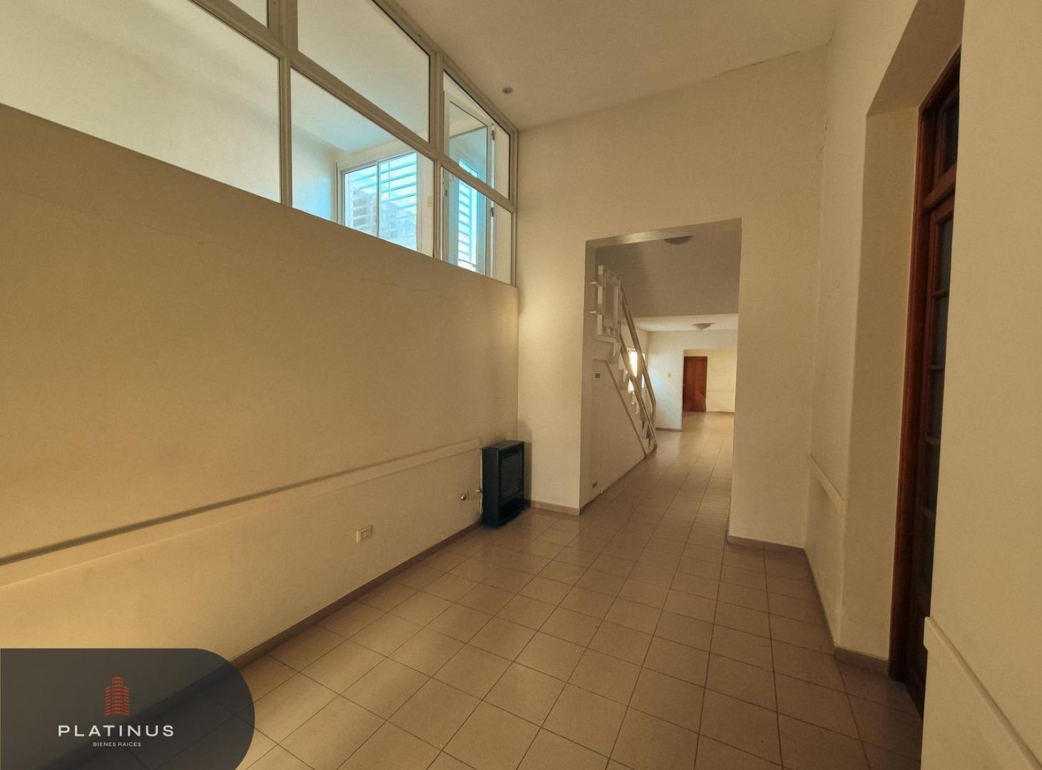 Foto de Casa en Venta, Apta para Local Comercial y Desarrollo de 276 m2, imagen 5