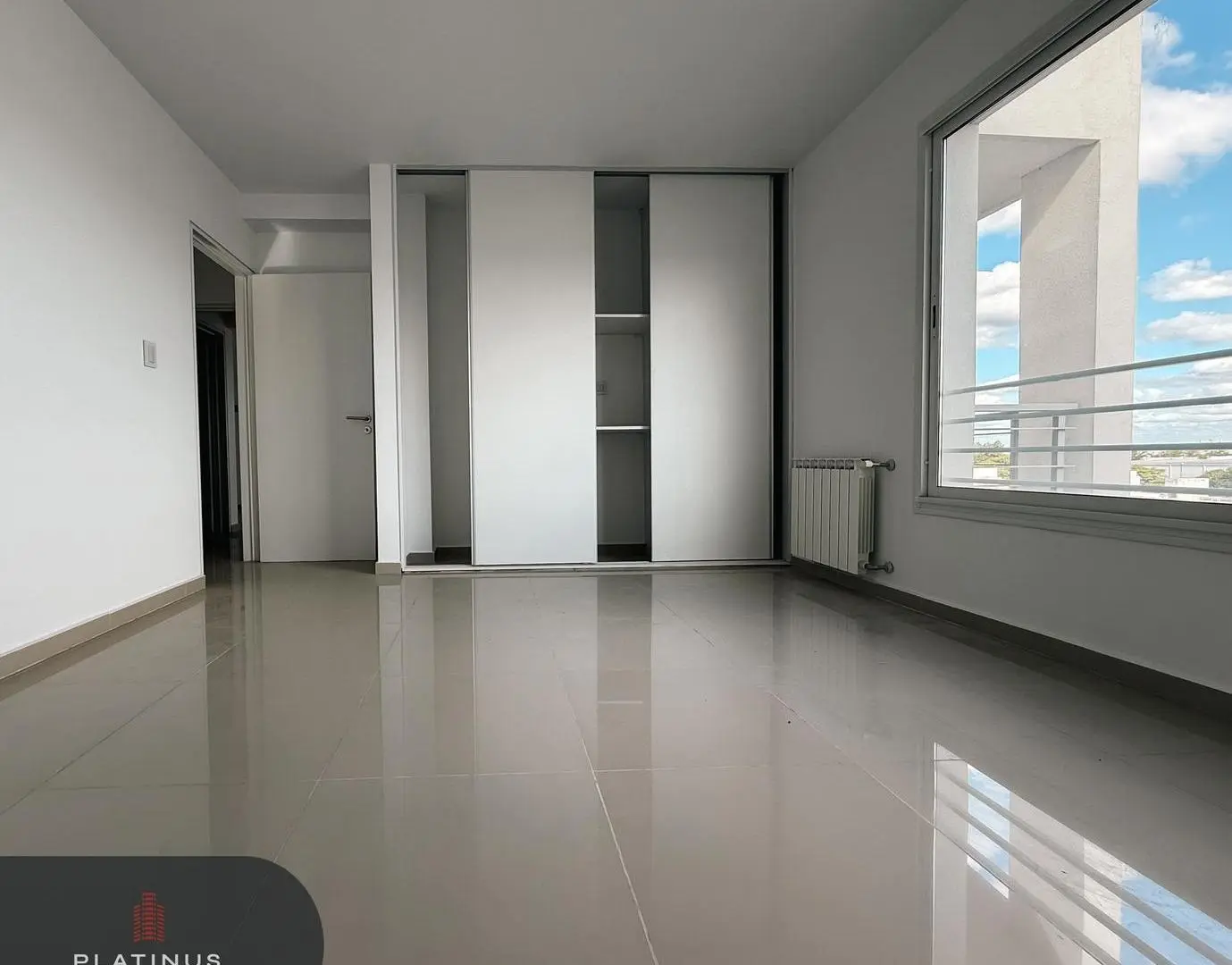 Departamento en Venta con Cochera de 2 Dormitorios - Fontana del Sur II 3