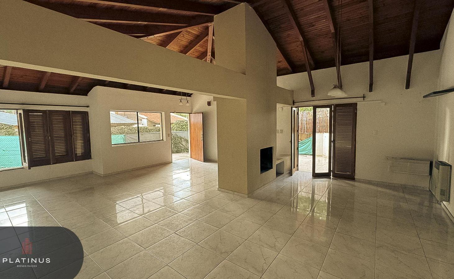 Foto de Casa en Alquiler de 3 Dormitorios con Cochera - Villa Belgrano, imagen 2