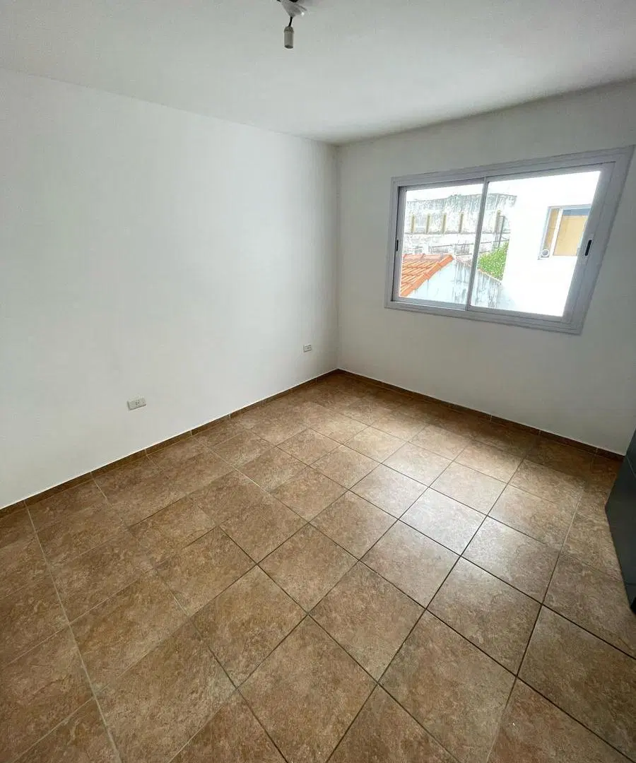 Departamento en Venta de 2 Dormitorios - Barrio Pueyrredón 5
