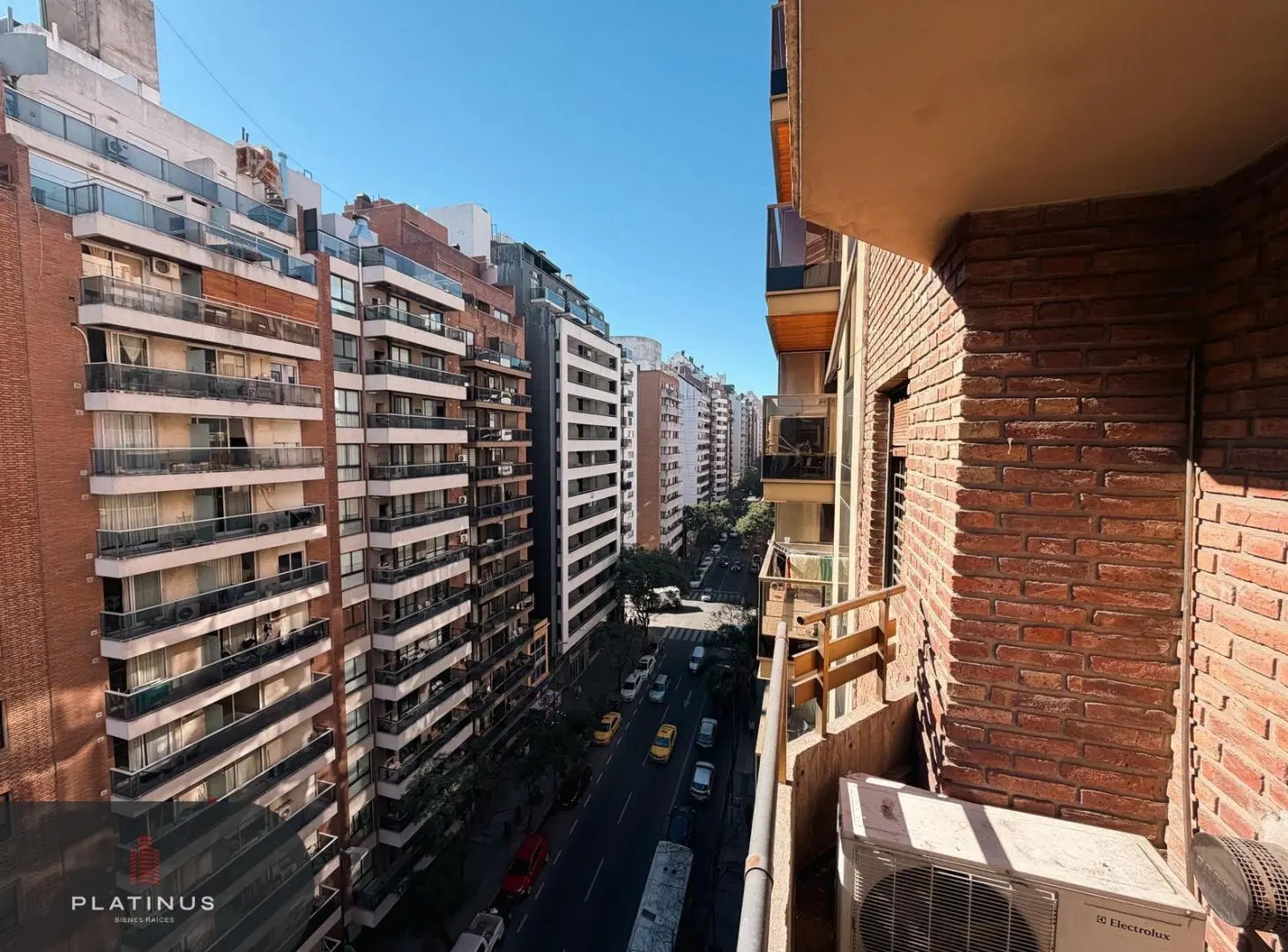 Departamento en Venta de 3 Dormitorios Cuarto de Servicio con Escritura - Nueva Córdoba 2