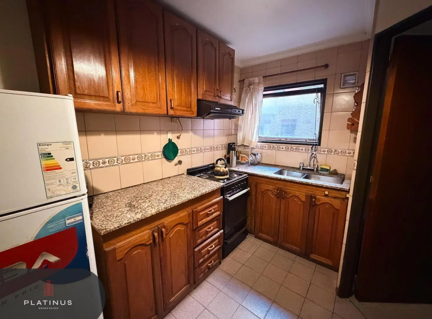 Departamento en Venta de 3 Dormitorios Cuarto de Servicio con Escritura - Nueva Córdoba 4