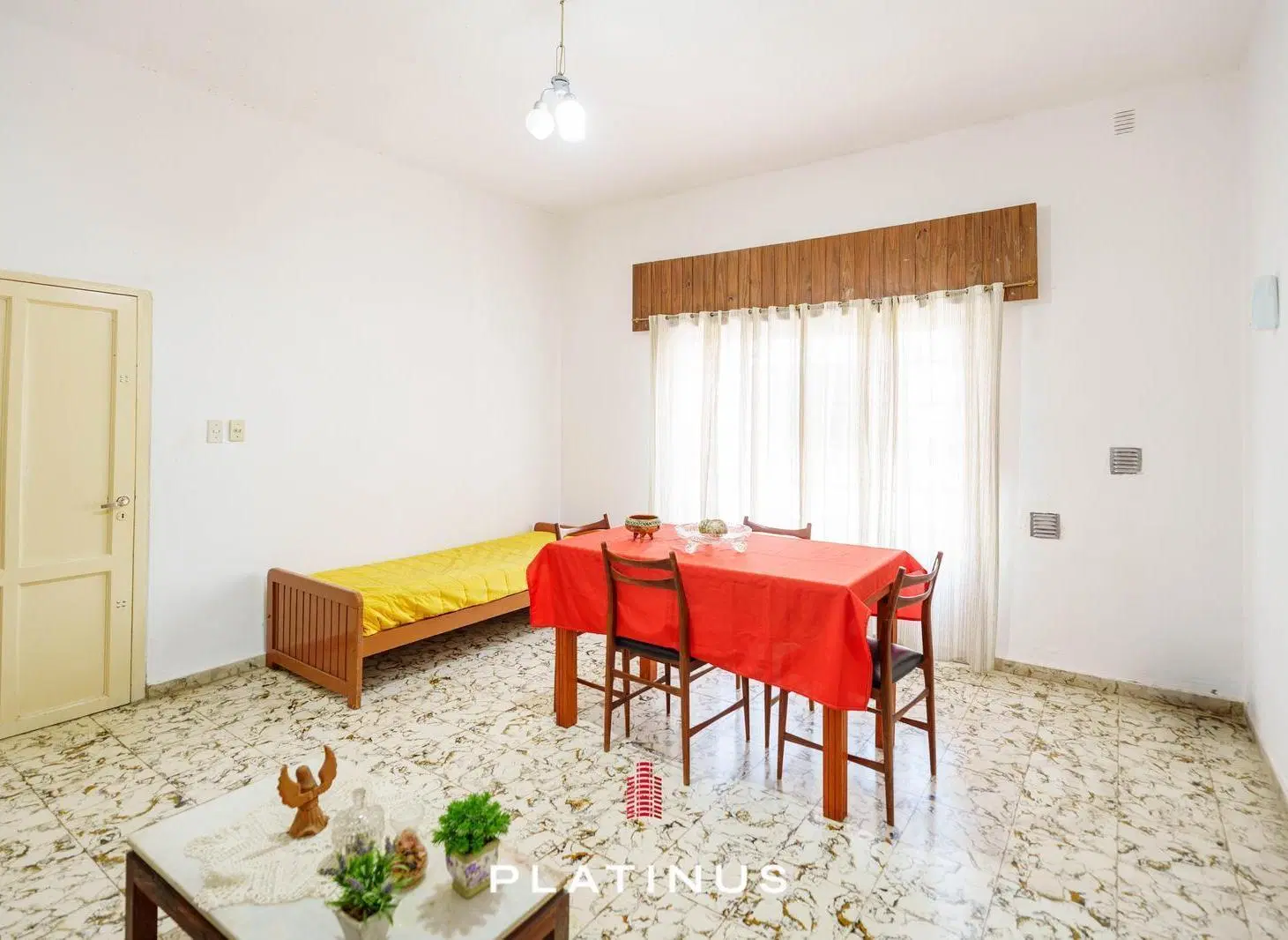 Casa en Venta de 4 Dormitorios con Escritura - Barrio San Martín 4