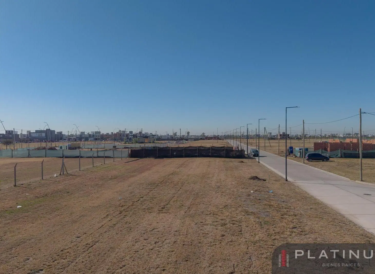Terreno en Venta de 300 m2 - Abras de Manantiales 4