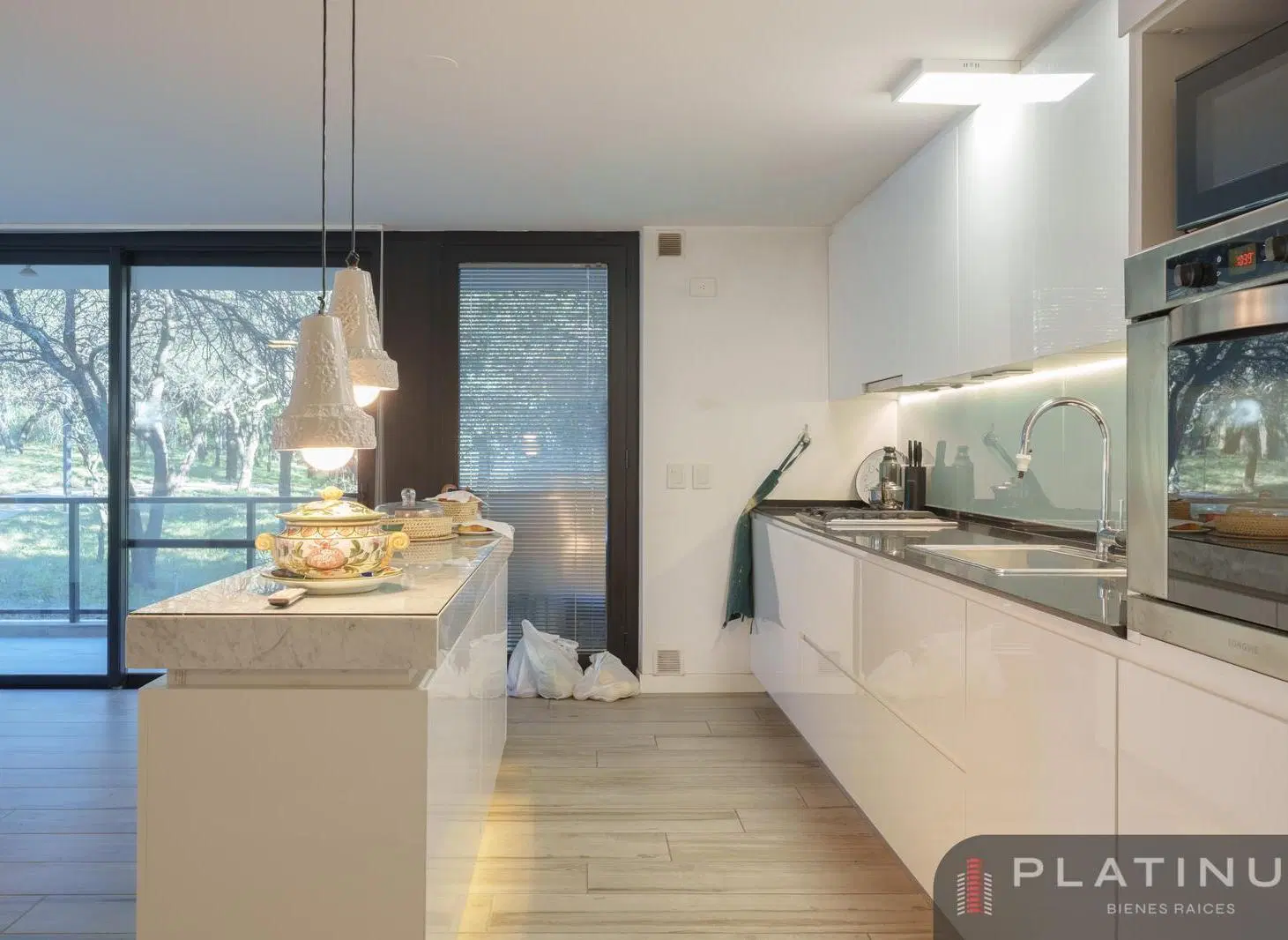 Departamento en Venta GreenPark de  3 Dormitorios con Cochera -  Barrio Valle Escondido 4