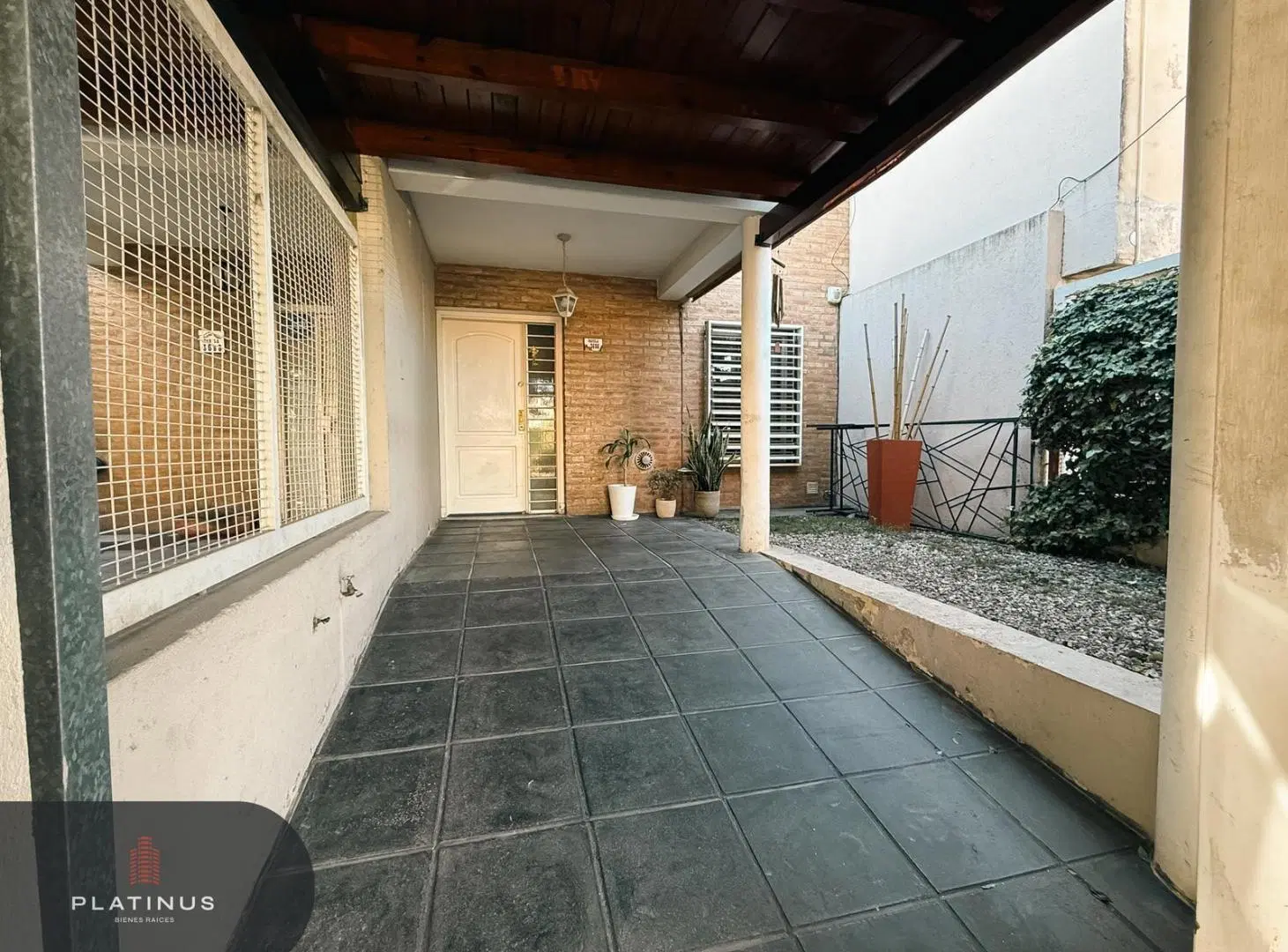 Casa en Venta de 2 Dormitorios - Residencial Vélez Sarsfield 2